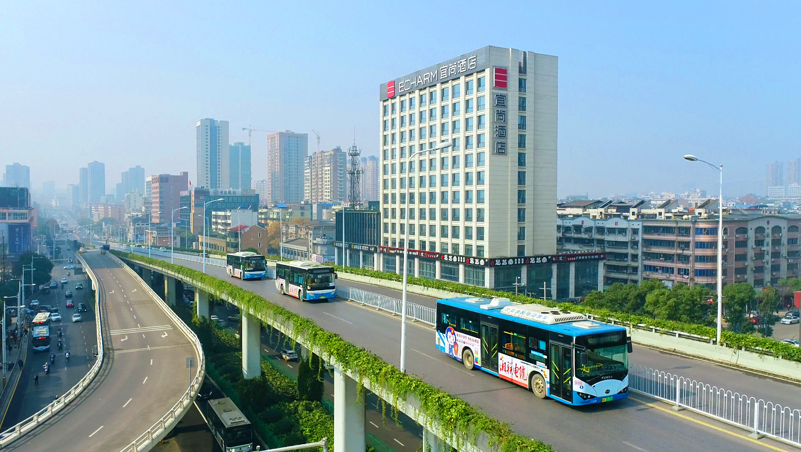 品牌建設(shè)再提速 | 湘聯(lián)電纜公交車廣告全面上線！